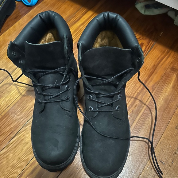 Black Timberland Boots - Picture 2 of 6